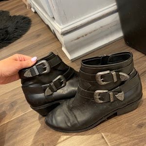 Black western booties 🤠